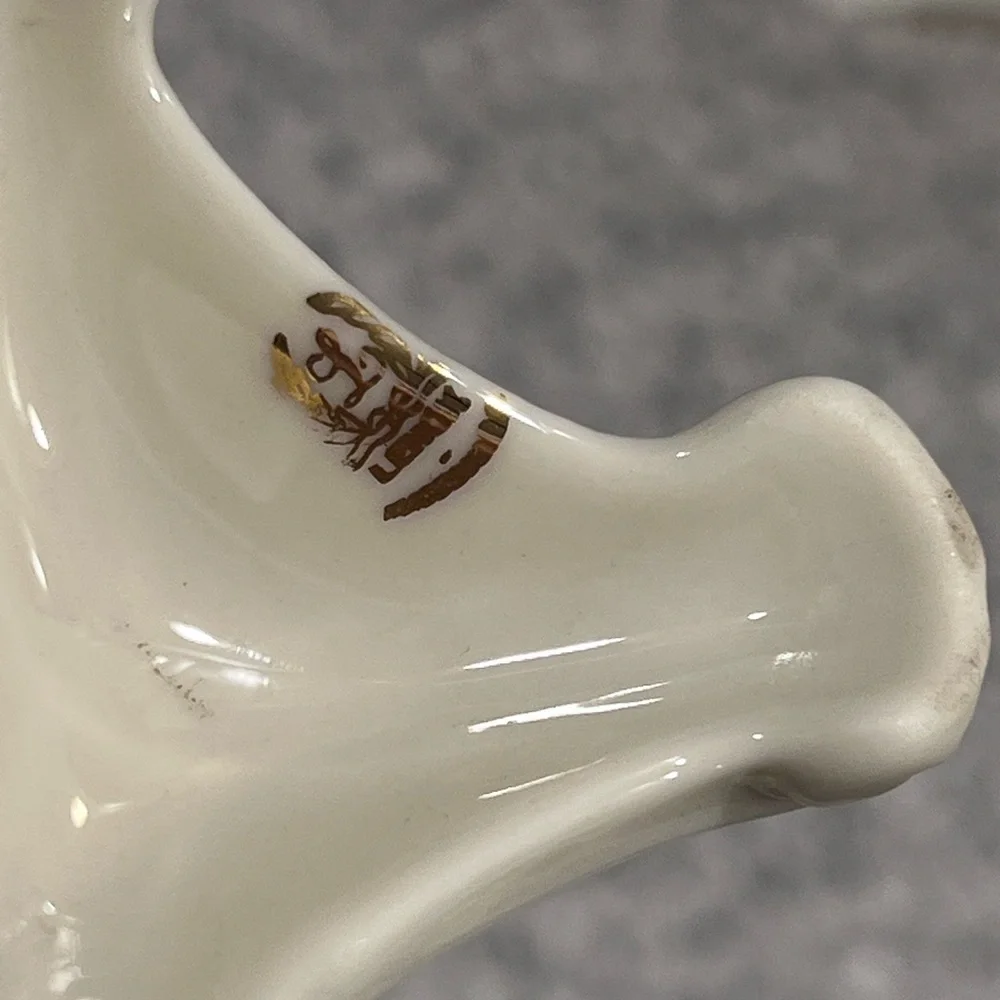 Vintage Lenox Bud Vase: 24k gold rim (footed base)